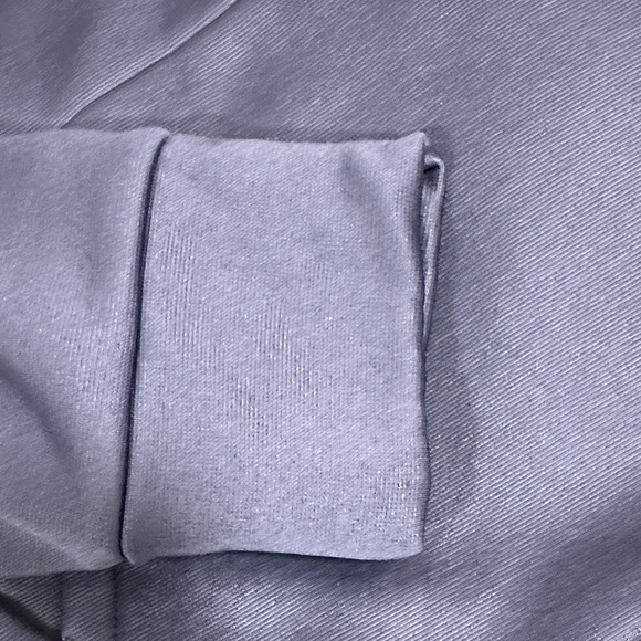 Under Armour Dark Gray Hoodie with White Logo BNWT - Picture 3 of 7